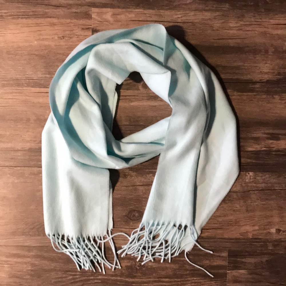 100% Cashmere Scarf made in Scotland.